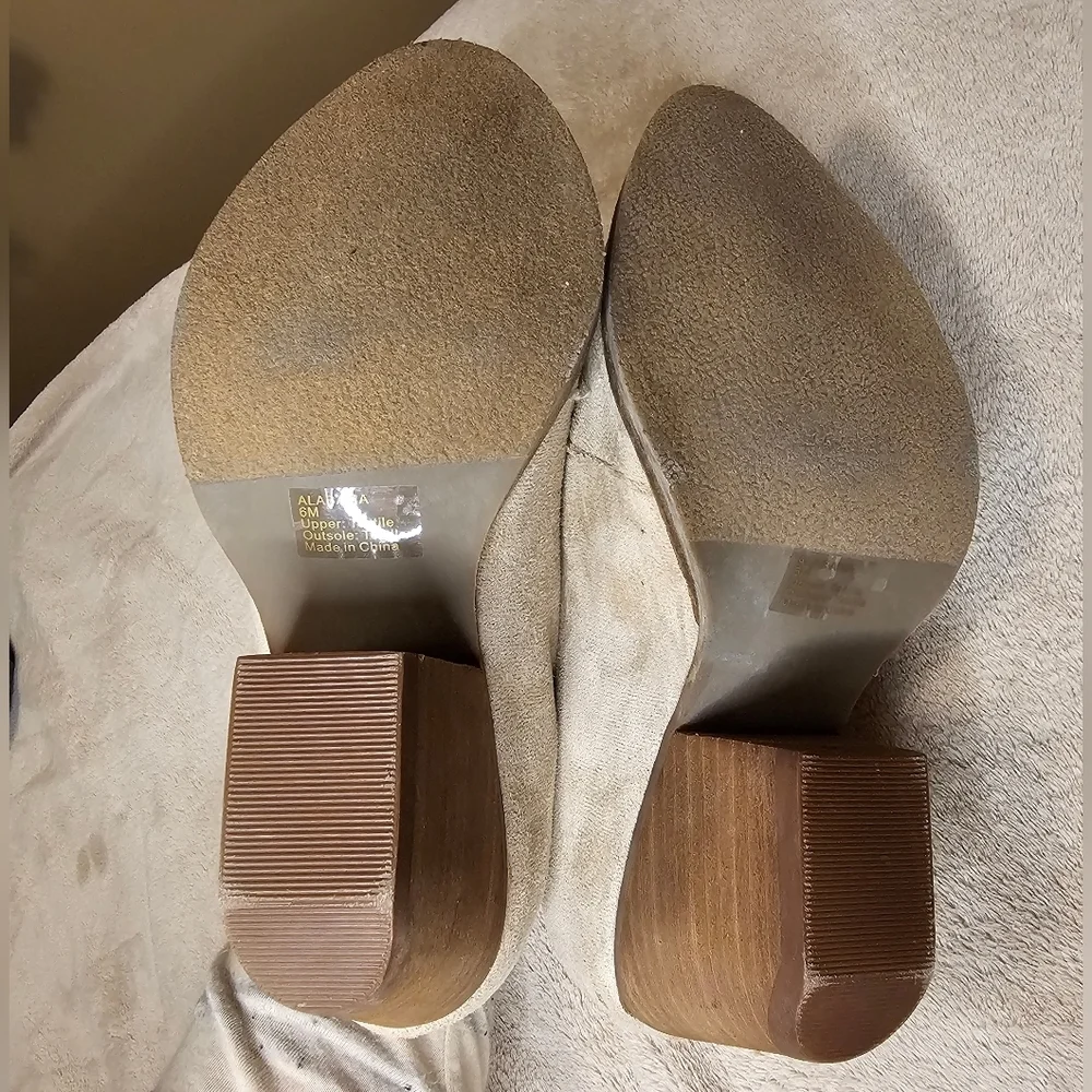 Coconuts by Matisse Alabama Suede Bootie NWT Size 6